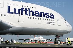 Airbus 380 Lufthansa in decollo